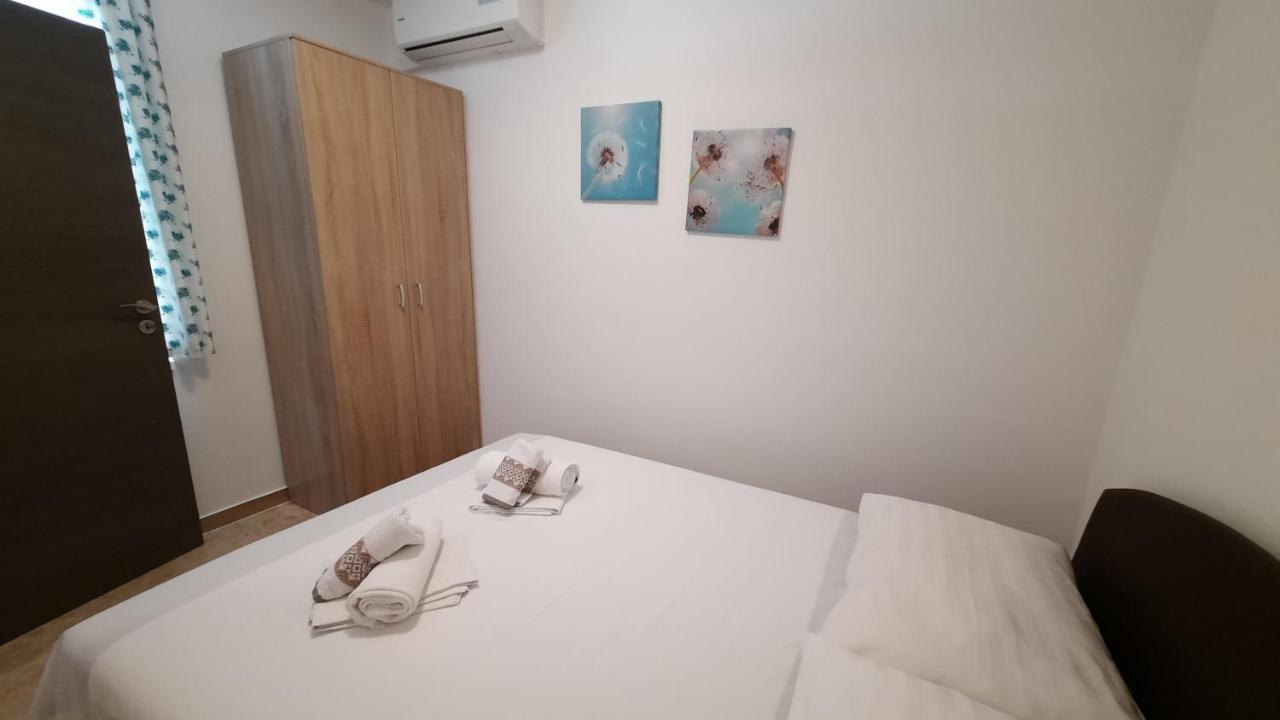 Apartment Tonci โนวาลยา ภายนอก รูปภาพ