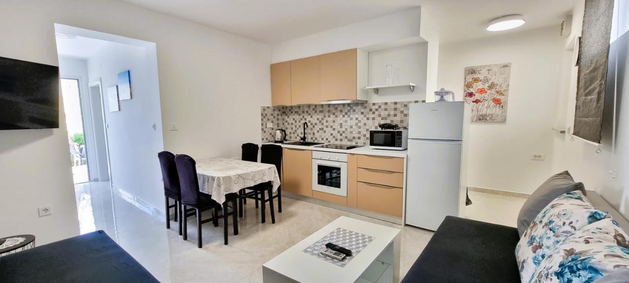 Apartment Tonci โนวาลยา ภายนอก รูปภาพ